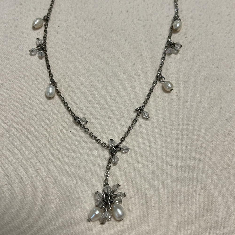 Silver Y-shaped necklace with beads*